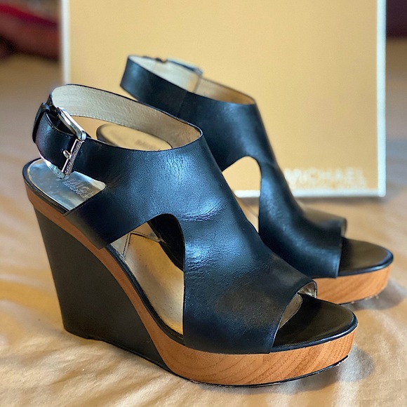 Michael Kors Wedges - Picture 1 of 3